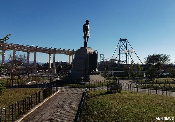 FLORIAN�POLIS - PONTE HERC�LIO LUZ - Foto: ABN NEWS AGENCIA BRASILEIRA DE NOTICIAS